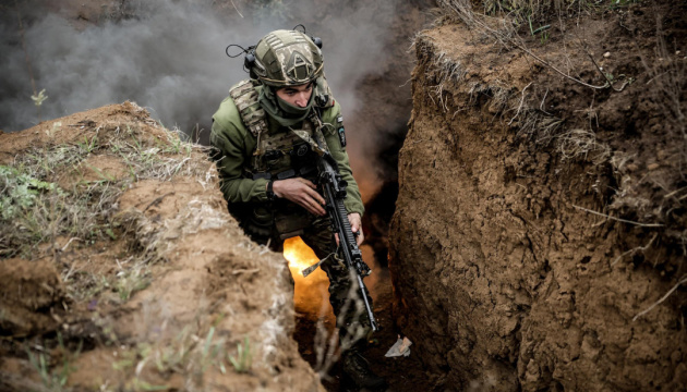 На фронті - 132 бойових зіткнення, ворог завдав 55 авіаударів