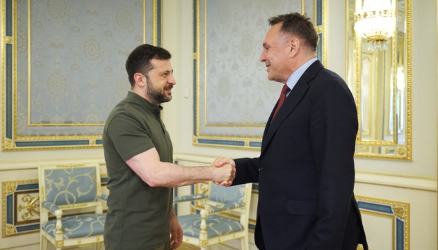 Спільне виробництво зброї і посилення ППО: Президент України зустрівся з міністром оборони Норвегії