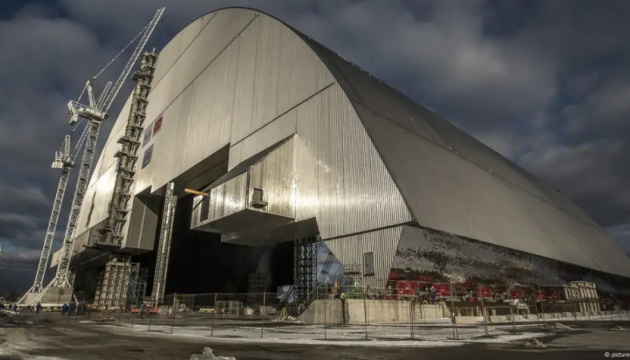 Укриття Чорнобильської АЕС може не витримати другого удару РФ - директор