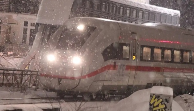 Негода не дозволяє відновити рух поїздів на півночі Німеччини