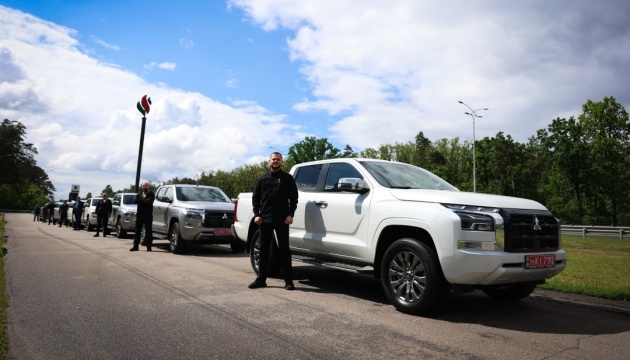 Громади Київщини передали бригаді імені Чорних Запорожців тисячу FPV-дронів і десять пікапів