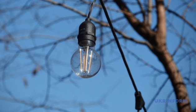 АТЕШ: в Євпаторії та Саках - відключення світла, система не витримує навантаження через військові об’єкти і РЕБ