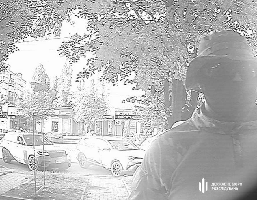 Полицейский ограбил пенсионеров на 300 тысяч