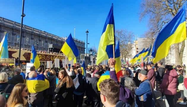 Волонтер з Британії, який 50 років допомагає українській громаді, став фіналістом премії BBC