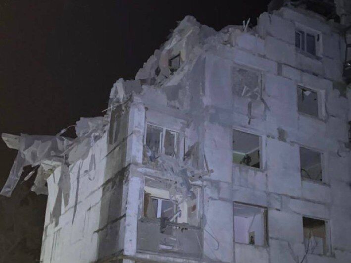 Российские оккупанты ударили ракетой С-300 по жилому дому в Харьковской области