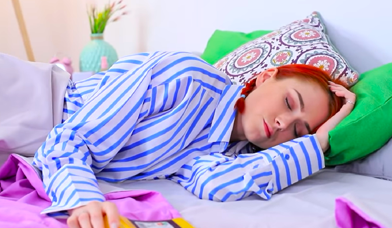 От подушки оторваться будет проблематично: что нужно съесть вечером, чтобы заснуть и хорошо выспаться