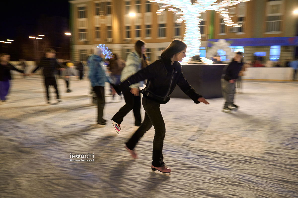 Работает или нет? Почему закрывали каток в Харькове, график, выдержит ли +10