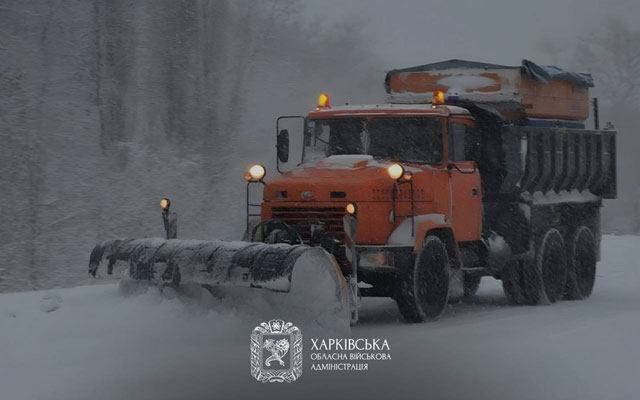 На дорогах Харьковщины работает спецтехника