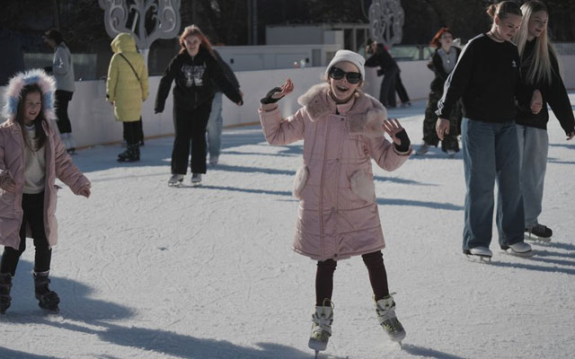 Каток в Харькове закрыли на техобслуживание из-за капризов погоды