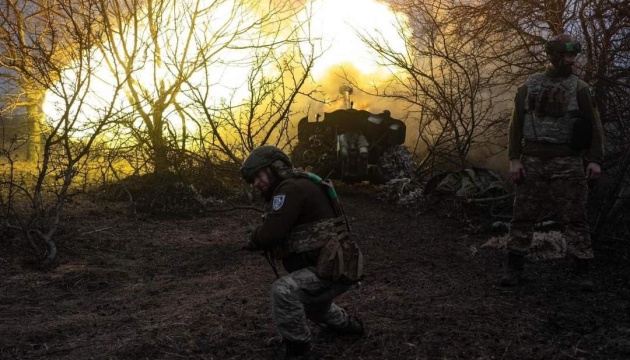 російська армія намагається взяти Часів Яр в оперативне оточення