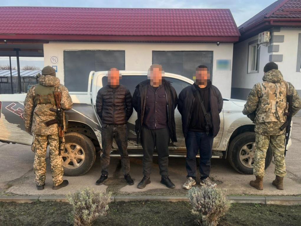 На Волині затримали переправника військовозобов’язаних через кордон разом з «клієнтами»