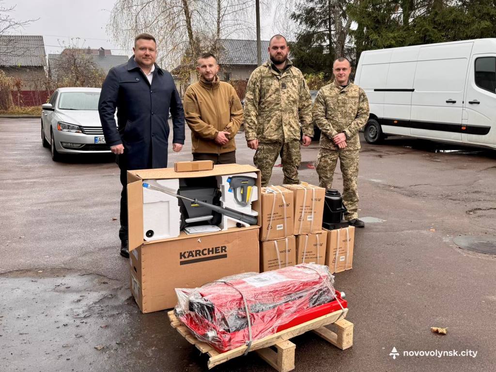 У Нововолинську передали обладнання військовослужбовцям 68 ОЄБр