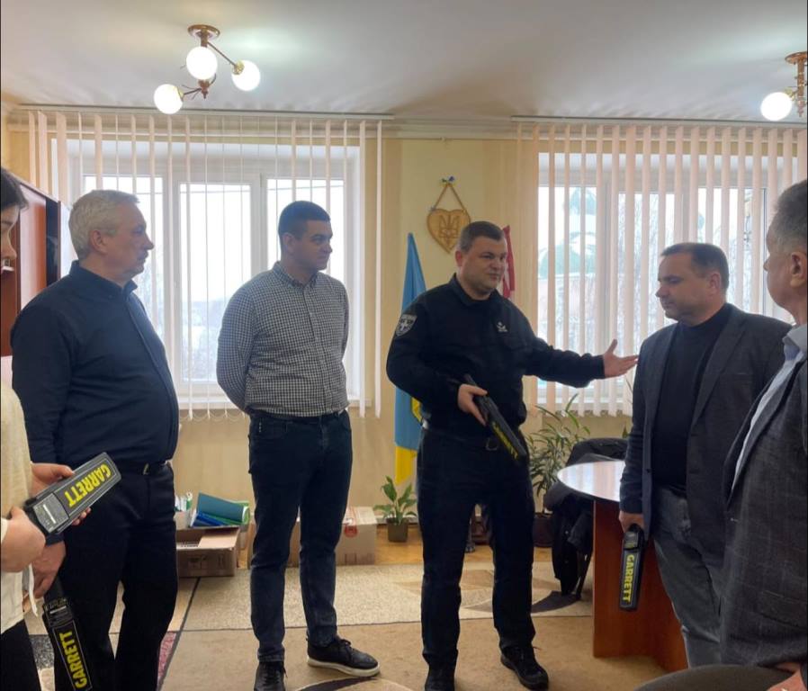 У Ковельській громаді придбали металодетектори для закладів освіти