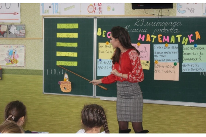 У Луцькій громаді відновлюють очне навчання в школах