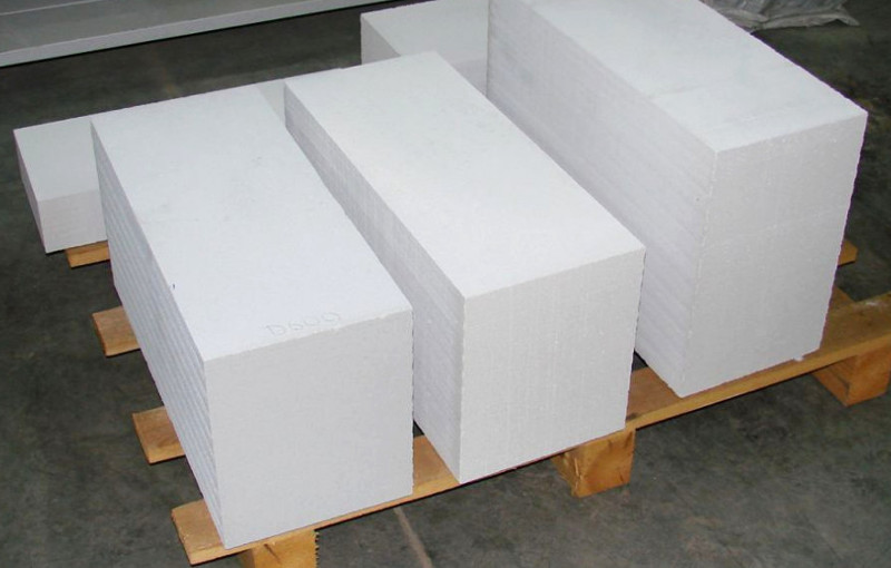 Газоблок для приватного будинку: як обрати щільність і товщину стін під ваші задачі