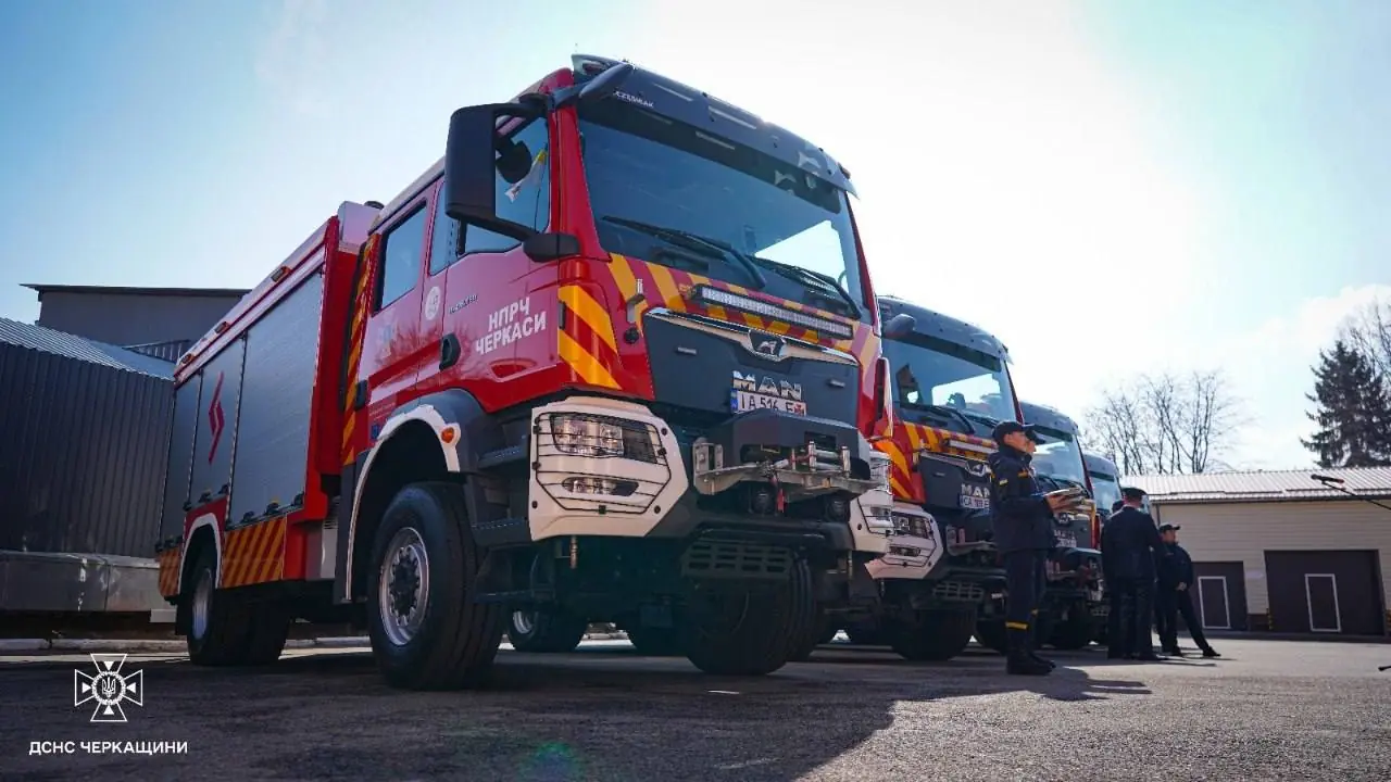 Данія передала Україні партію пожежно-рятувальних автомобілів