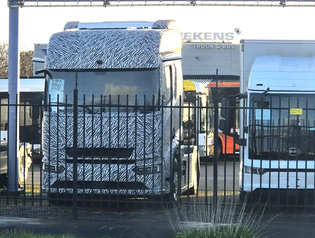 У Нідерландах помічено прототип електричного тягача BYD