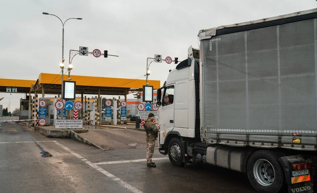 Уже 3 млн автомобилей пересекли государственную границу по онлайн-записи