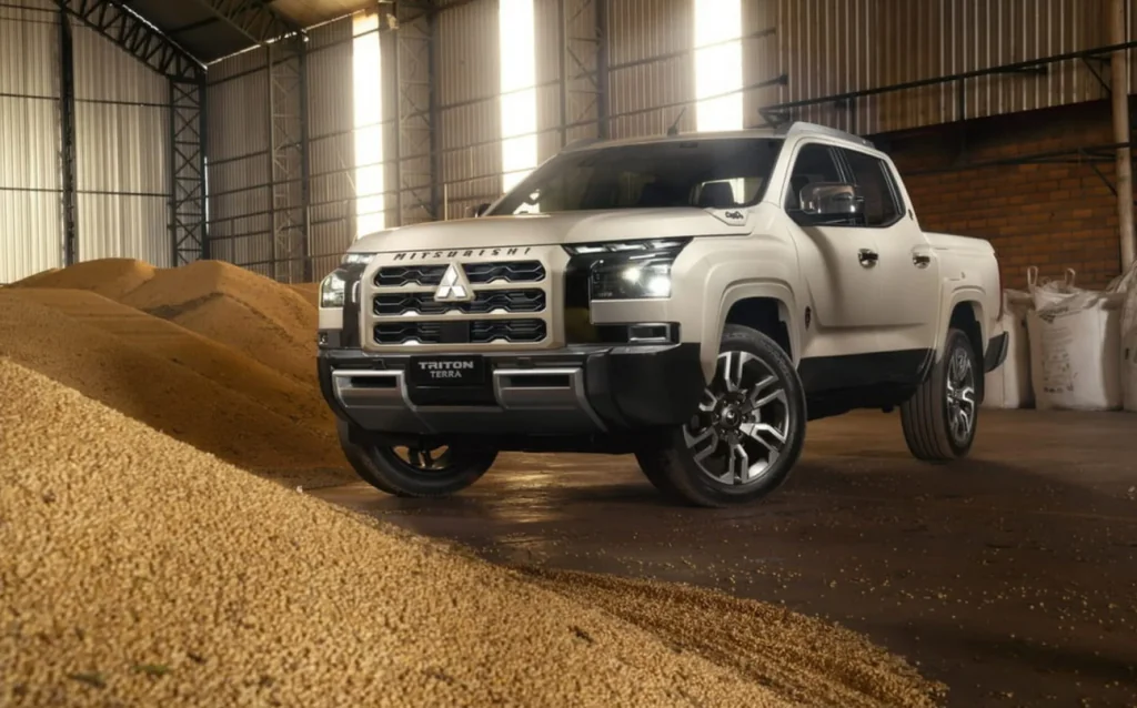 Mitsubishi представила розкішний фермерський пікап за $73 700: лімітована серія лише для обраних