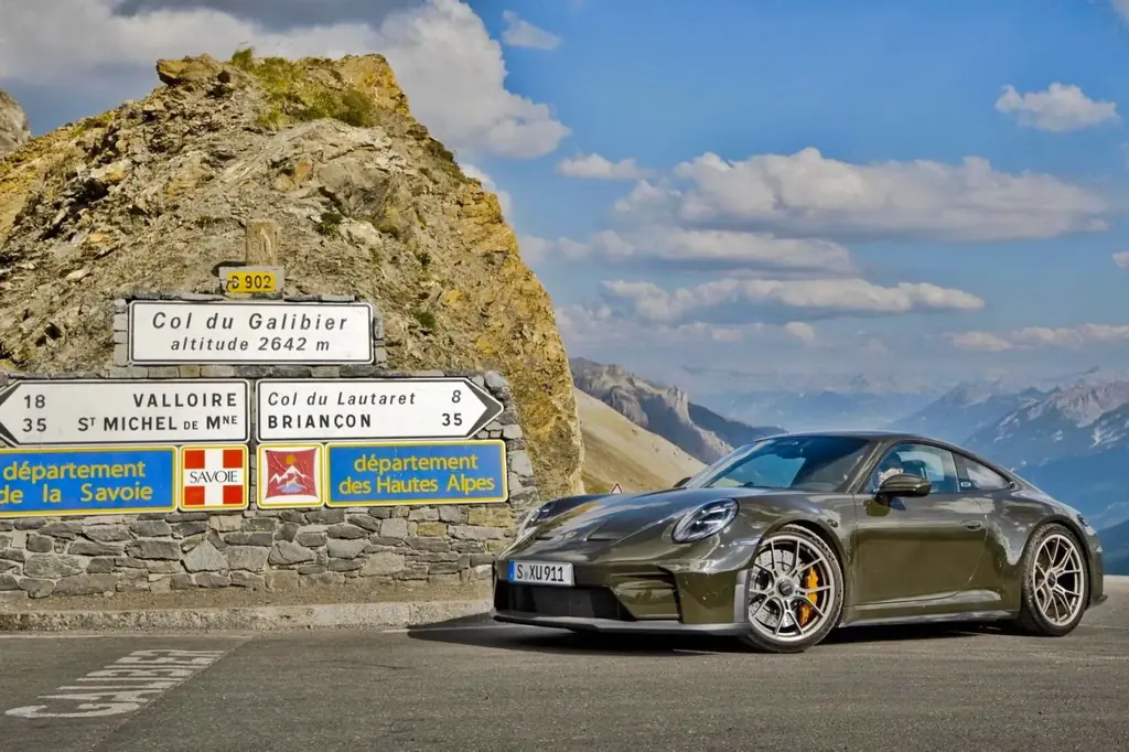 Porsche презентував лімітований спорткар 911 GT3 Bergsport