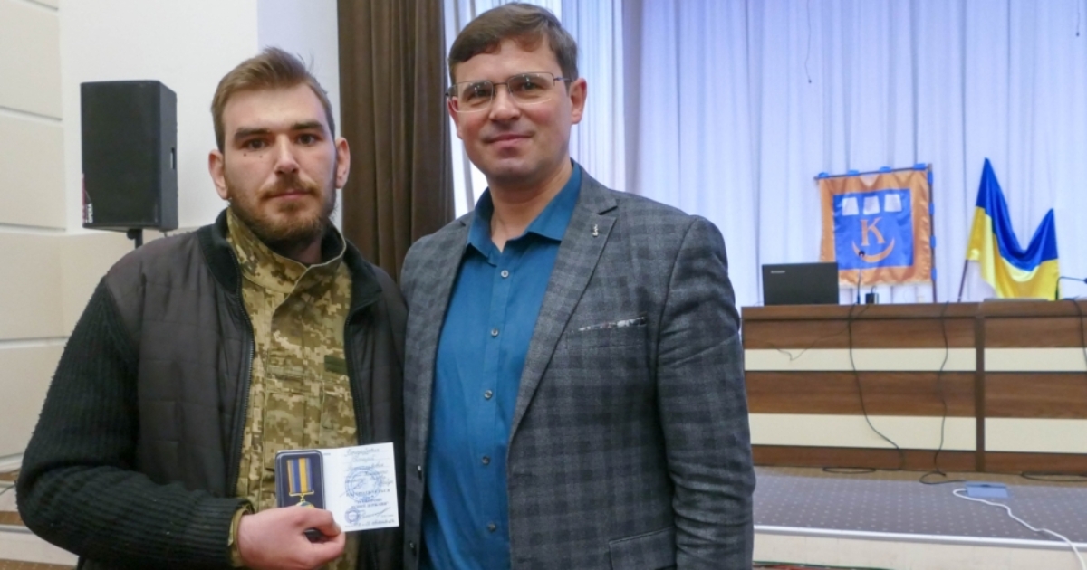Медаль "За оборону рідної держави" отримав поранений калушанин Віталій Бородайкевич