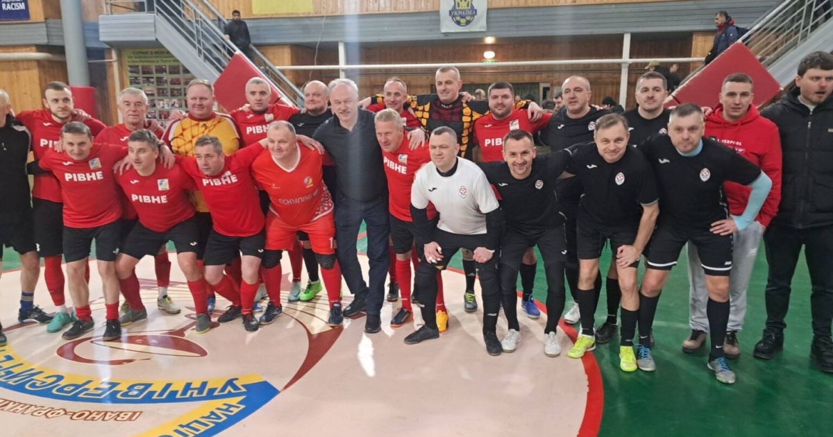 Прикарпатці виграли срібло чемпіонату України з футзалу серед лікарів 45+