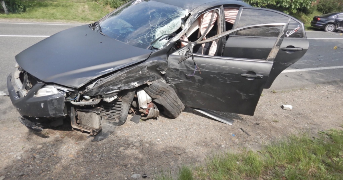 У Отинії водій Mazda спричинив ДТП за участю трьох автомобілів, його госпіталізували