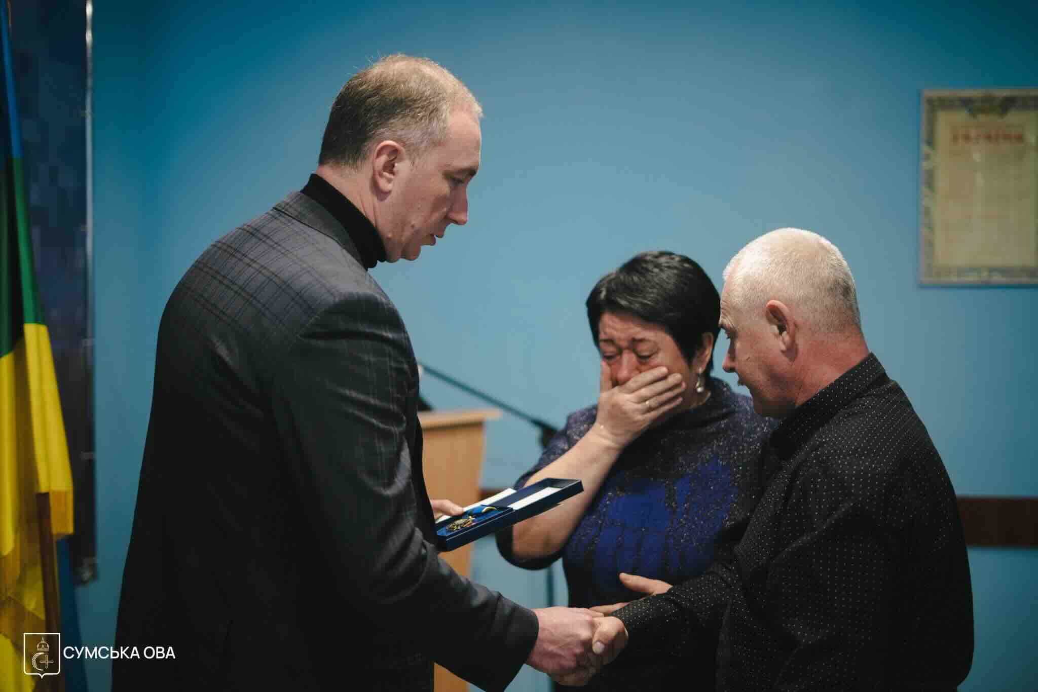 Шість Героїв із Роменщини відзначили посмертно: родинам передали державні нагороди