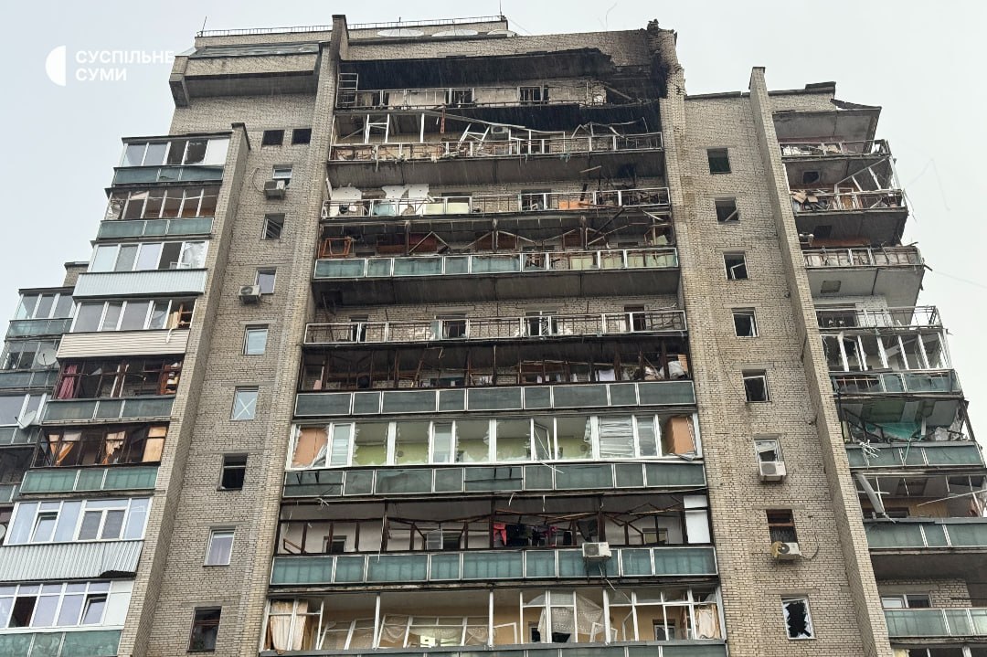 У Сумах влучання у багатоповерхівку: серед травмованих є дитина