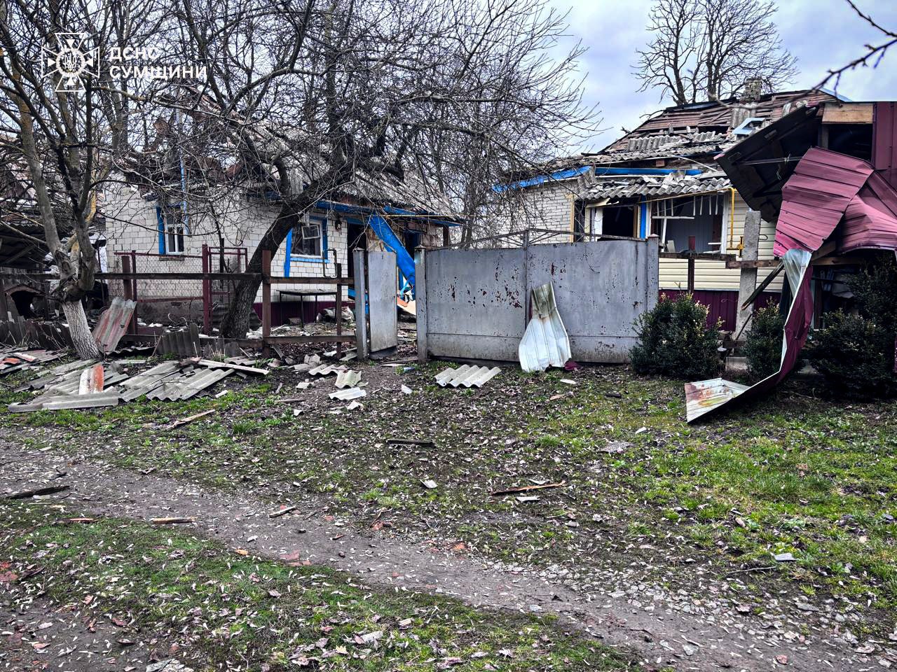 Російські війська вдарили авіабомбою по житловому сектору Білопільської громади