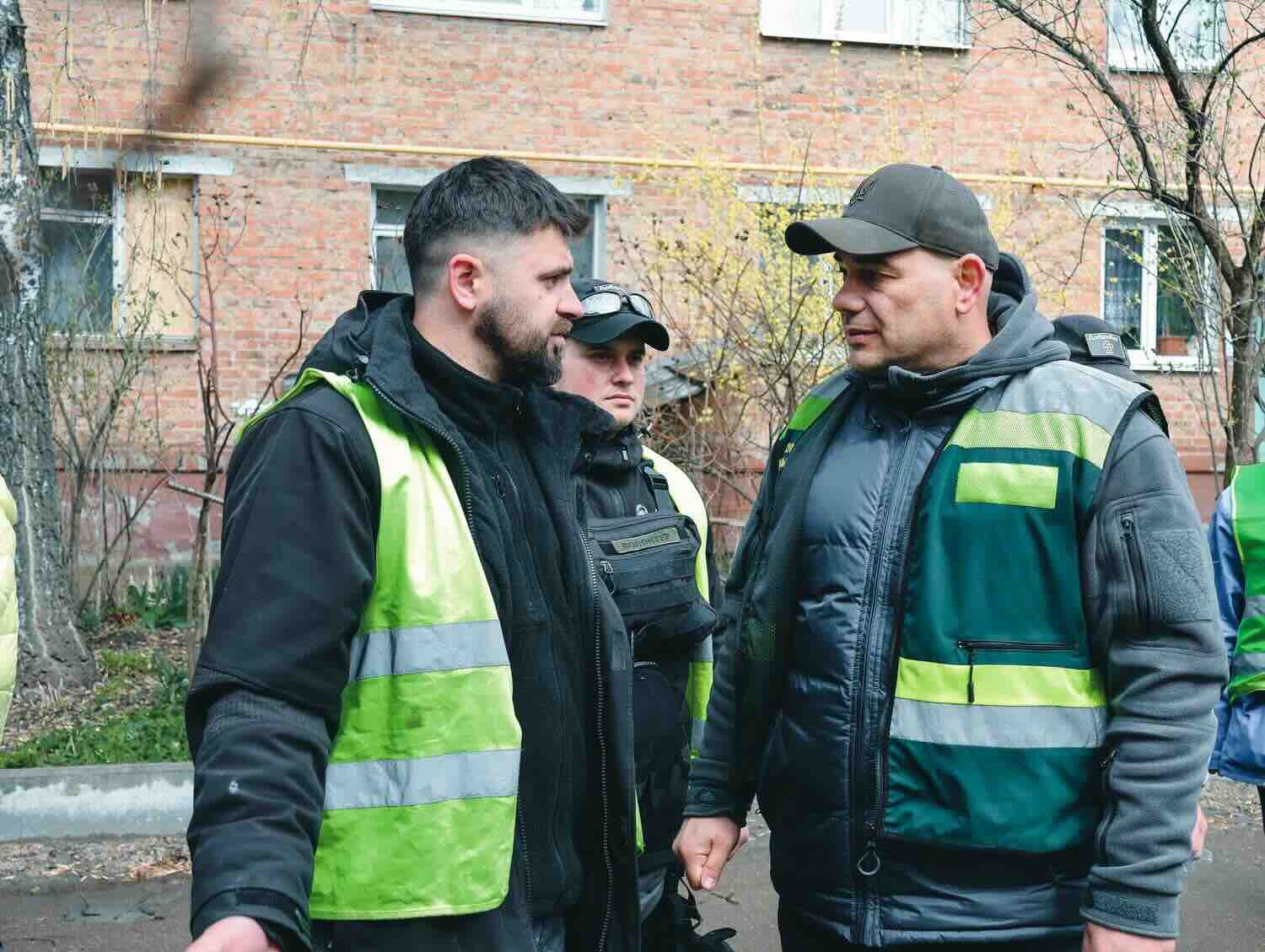 Леонід Ніколаєнко: Оперативність та турбота про людей – у Сумах продовжують ліквідовувати наслідки останніх обстрілів