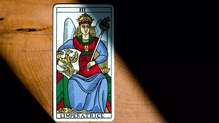 Императрица Таро: значение и сочетания карты в раскладах