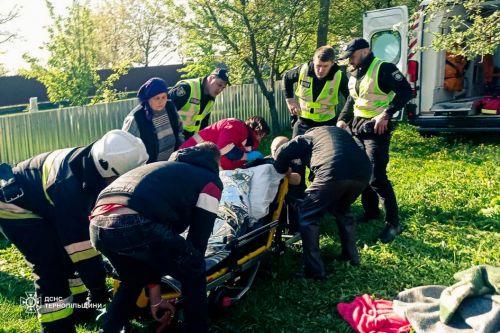 На Тернопільщині пенсіонерка впала у 12-метровий колодязь (фото)