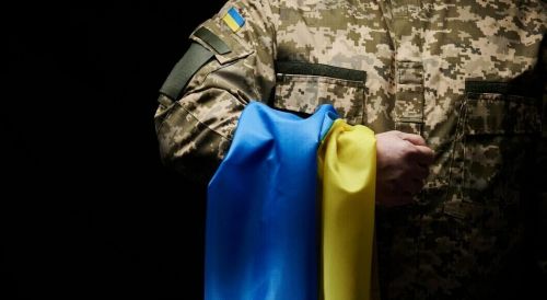 Сертифікати на авто, відпустка за знищену ворожу техніку, а також пільгове житло: які бонуси отримають українські військові?