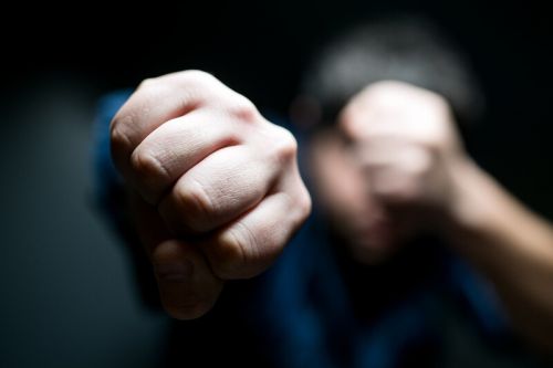 У поліції Тернопільщини відкрили кримінальне провадження за фактом побиття старости