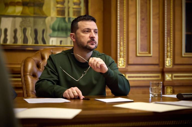 Зеленський прокоментував наслідки удару по Києву, домовленості саміту G7, та нові санкції проти Росії