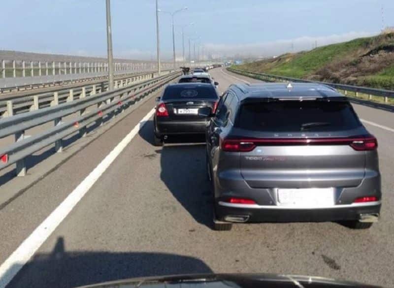 В Краснодарському краю РФ на в’їзді до Кримського мосту утворився затор через перевірки