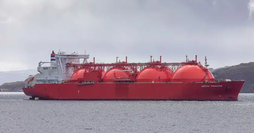 Підпадаючий під санкції США російський ЗПГ вперше прямує до Індії