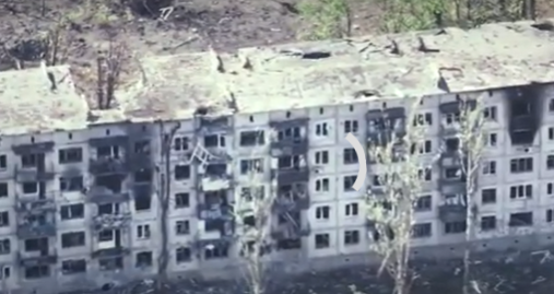 Росія нищить все: Військові показали, як виглядає зруйнований Часів Яр (відео)