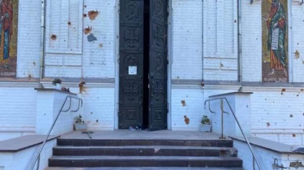 "Вітання" з Великоднем від "високодуховних": Російські загарбники вдарили по кафедральному собору УПЦ в Нікополі