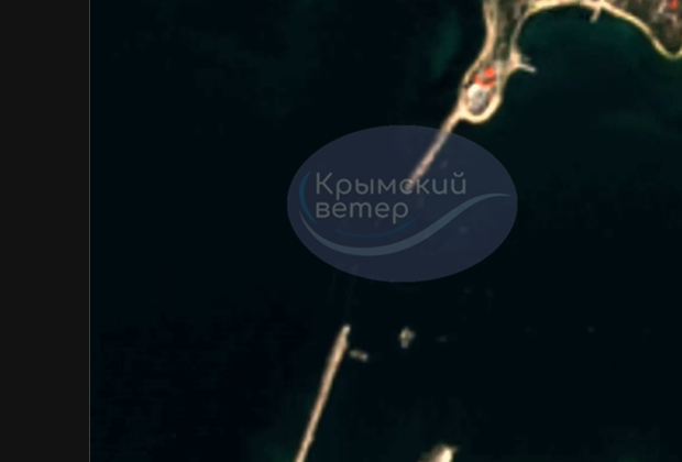 Панічно бояться ЗСУ: Окупанти підтоплюють баржі для захисту залишків суден у Севастопольській бухті (відео)