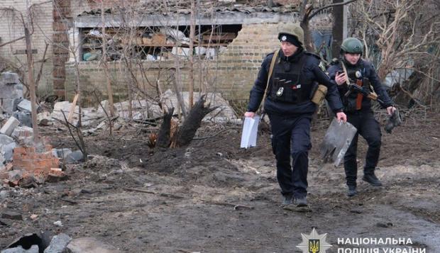 Багато руйнувань та поранених: Російські окупанти скинули керовану авіабомбу на Слов'янськ (фото)