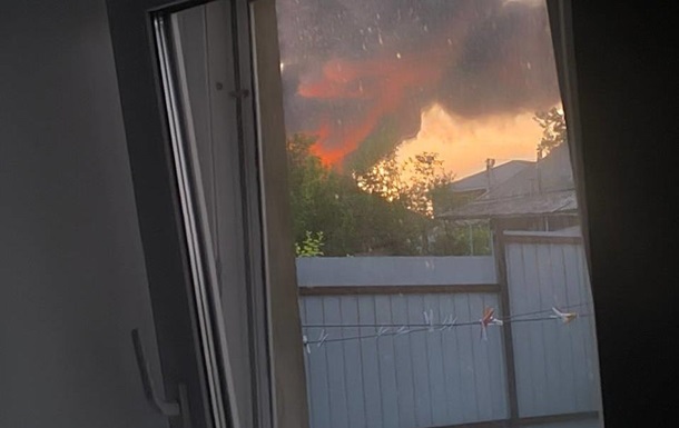 Логістика та тилові бази окупантів під безперервними ударами: В Луганську та Мелітополі прогриміла серія вибухів (відео)