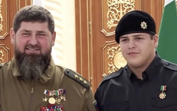 Можна вже ставити пам'ятник до могили: 18-річний Адам Кадиров "за визначні заслуги" вдруге отримав звання героя Чечні