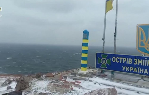 Прикордонники показали, який вигляд має острів Зміїний взимку