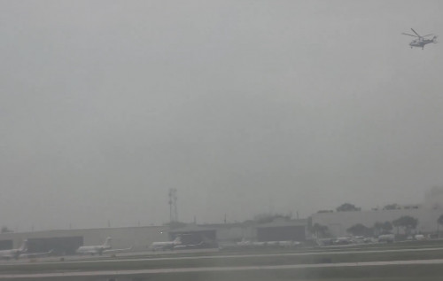 У США біля літака Трампа помітили невідомий дрон