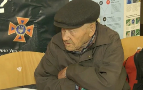 Не хотів брати паспорт РФ. 88-річний чоловік самостійно вийшов з окупованої частини Донеччини