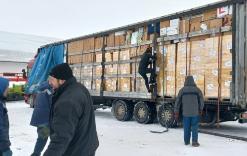 Папа Римський відправив Україні вантажівки з генераторами, ліками та продовольством