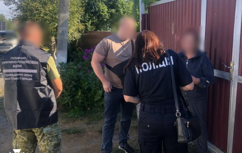 Від $3000 до $10 000 за особу: прикордонники викрили організатора незаконних переправлень за кордон
