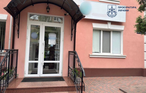 Через неналежне лікування загинув плід, а пацієнтці видалили орган: у Києві судитимуть лікарку